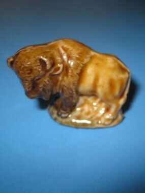Buffalo Bison Wade Red Rose Tea Figure Whimsie Animal